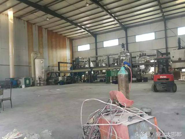 邯郸肥乡一企业被疑超范围偷加工化工原料 监管漏洞与企业责任引关注